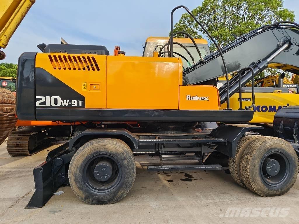 Hyundai R210W-9 Ratasekskavaatorid