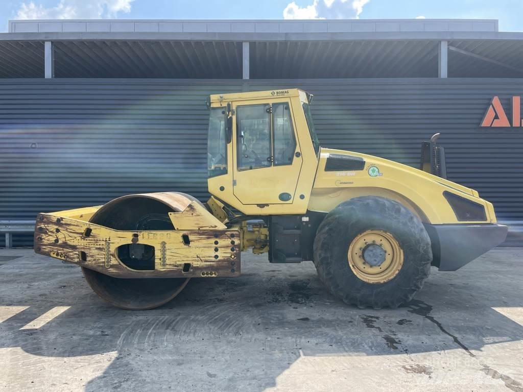 Bomag BW 216 DH-4 Ühe trumliga rullid