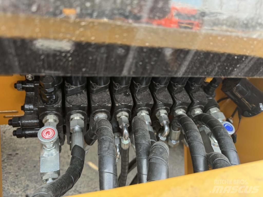 CAT 420 F Ekskavaatorlaadurid