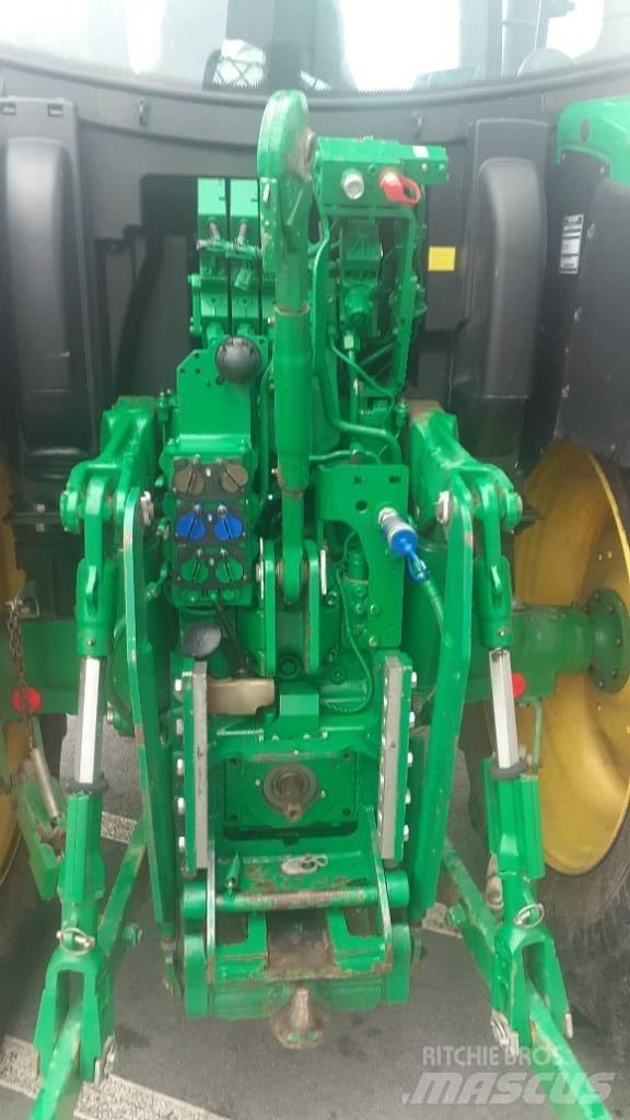 John Deere 6120 R Traktorid