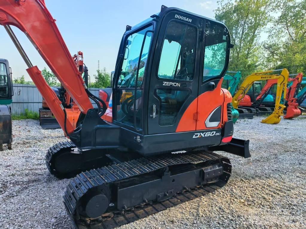 Doosan DX 60 Miniekskavaatorid < 7 t