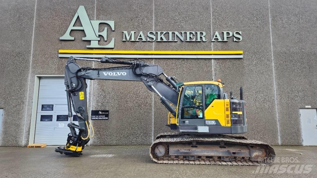 Volvo ECR 235 E L Roomikekskavaatorid