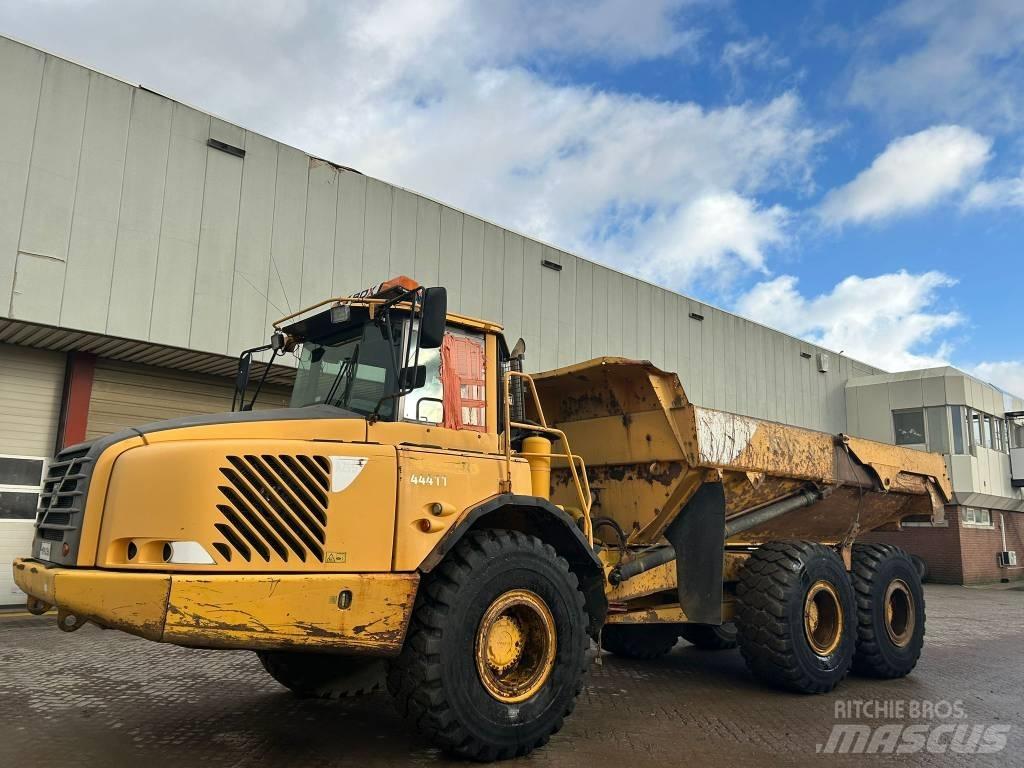 Volvo A 25 D Liigendraamiga pinnaseveokid