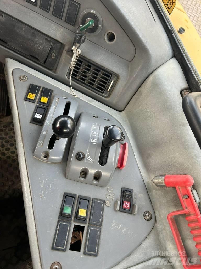Volvo A 25 D Liigendraamiga pinnaseveokid
