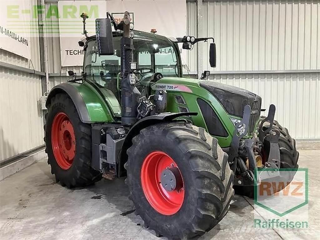Fendt 700 vario s4 Traktorid