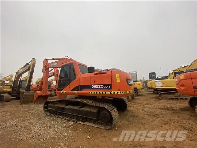 Doosan DH220LC-7 Roomikekskavaatorid