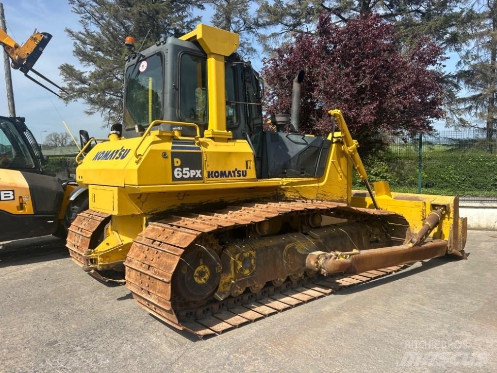 Komatsu D 65 PX-15 Buldooserid