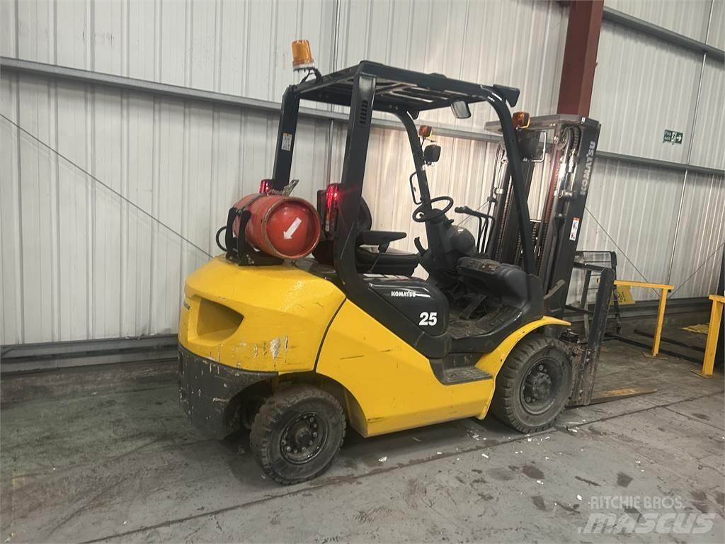 Komatsu FG25HT-17 Gaasitõstukid
