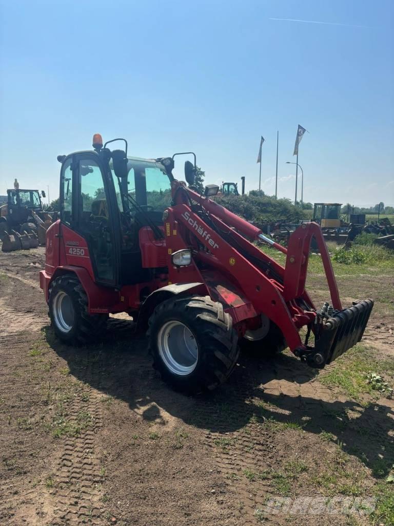 Schäffer 4250 Väikelaadurid