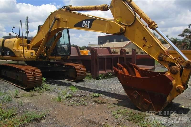 CAT 320C Miniekskavaatorid < 7 t