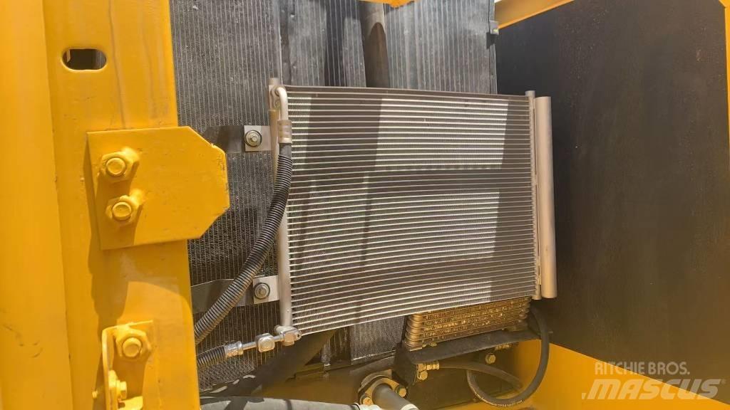 CAT PC200-8MO Roomikekskavaatorid