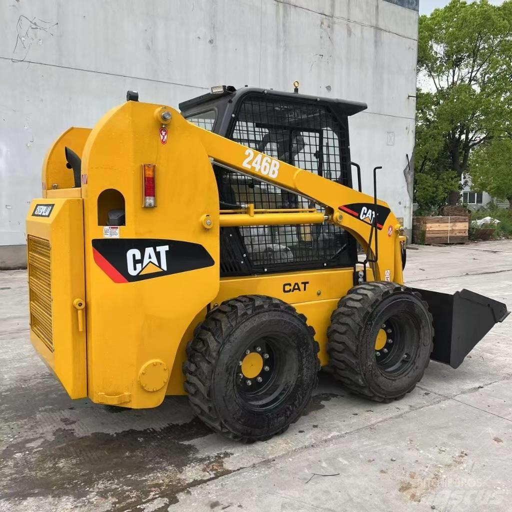 CAT 246 B Väikelaadurid