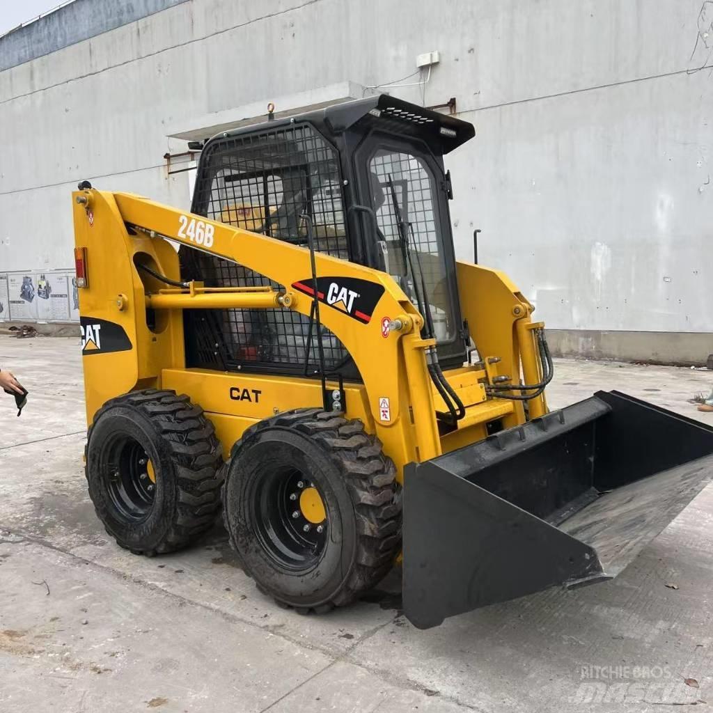 CAT 246 B Väikelaadurid
