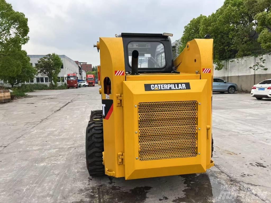 CAT 246 B Väikelaadurid