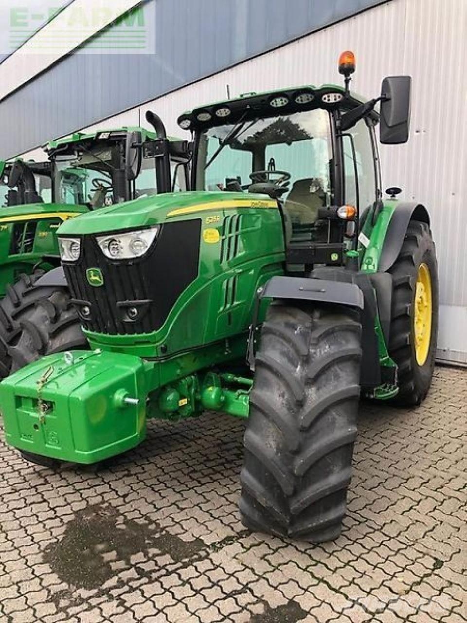 John Deere 6215r Traktorid