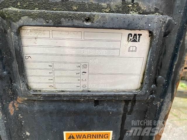 CAT 950M Haaratsid