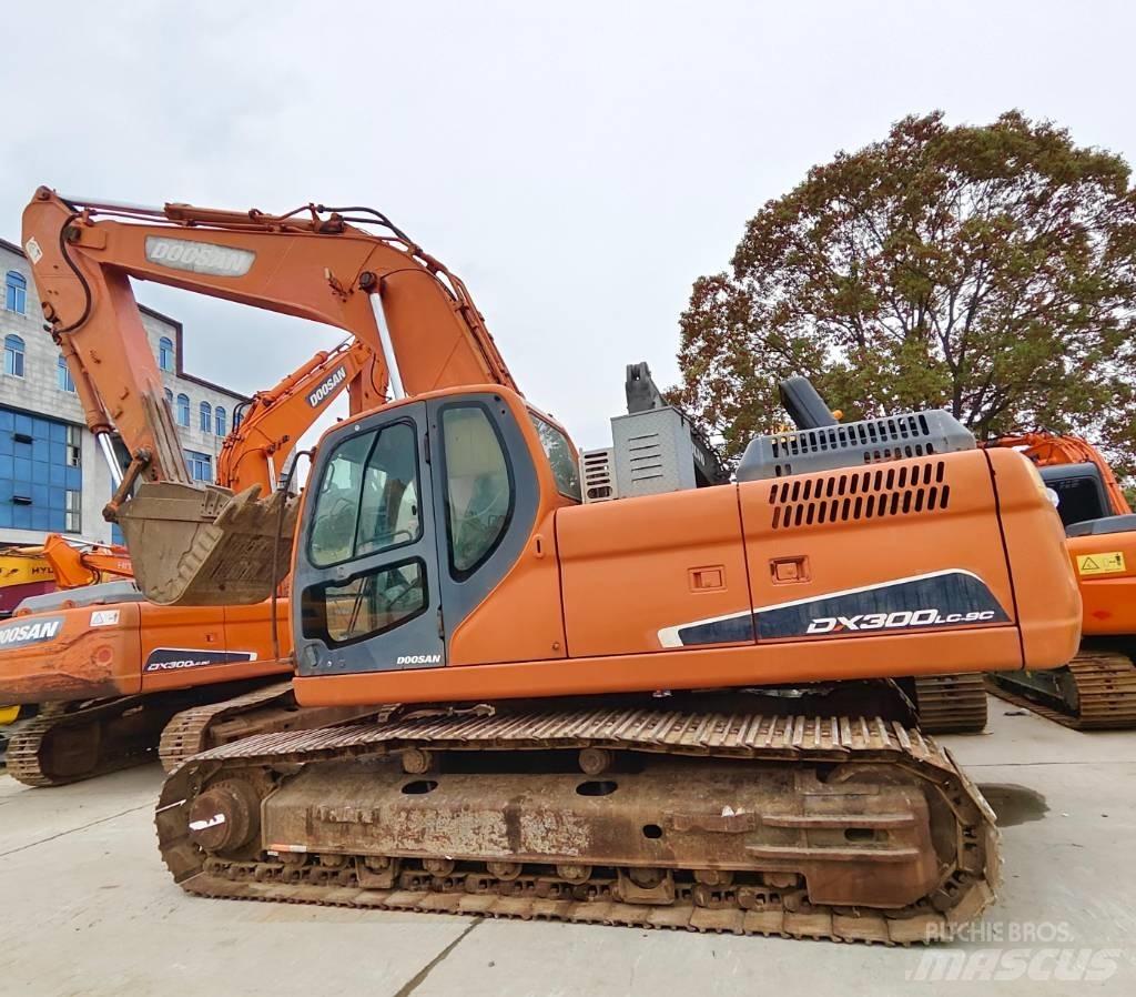 Doosan DX 300 LC-9C Roomikekskavaatorid