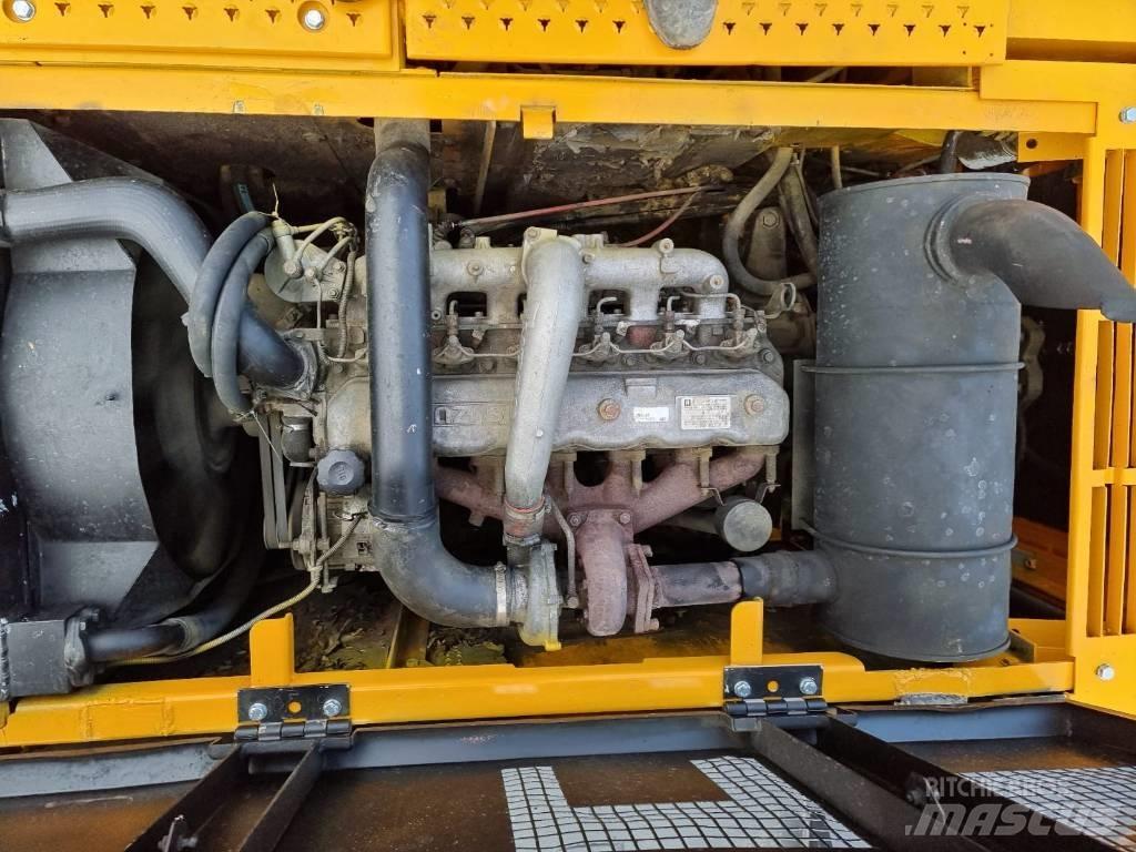 JCB JS 220 LC Roomikekskavaatorid