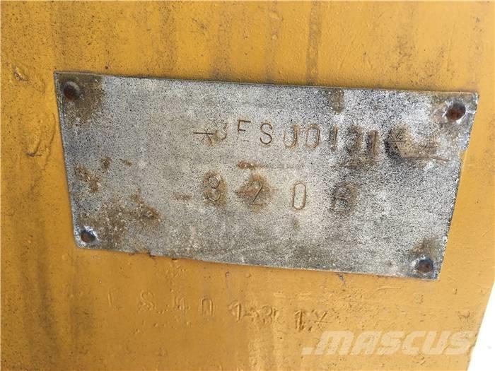 CAT 320 B Roomikekskavaatorid