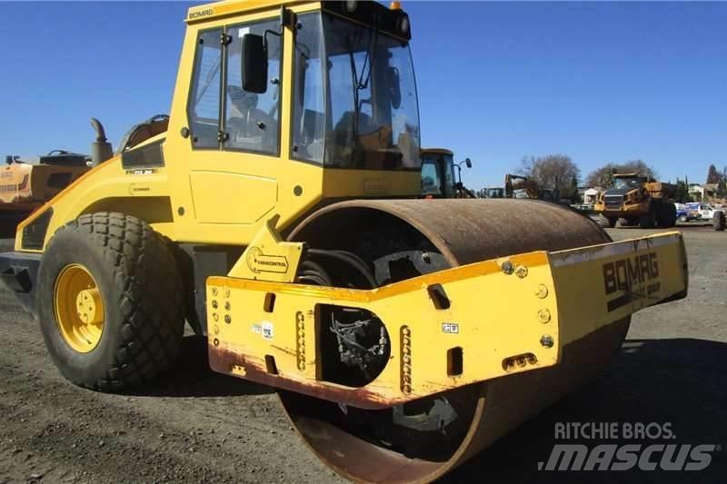 Bomag B213DH-4 Kombineeritud rullid