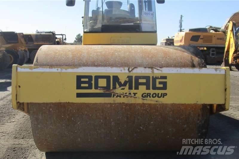 Bomag B213DH-4 Kombineeritud rullid