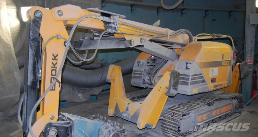 Brokk 400 Lammutusekskavaatorid