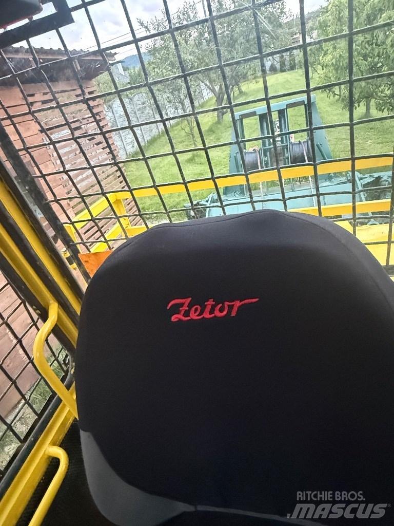 LKT 81 TURBO Metsatööks kohandatud traktorid