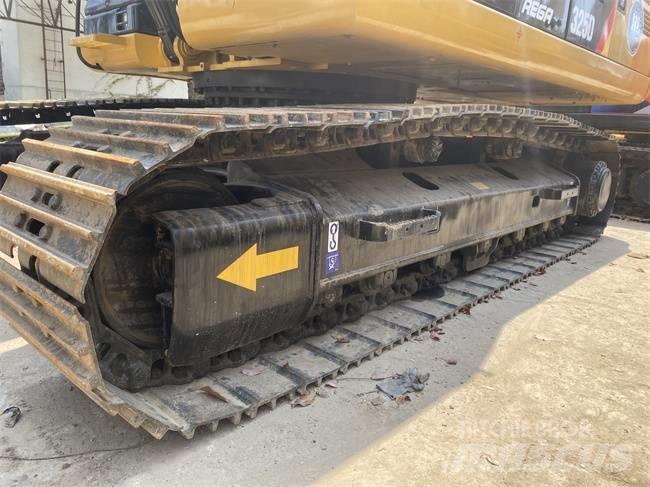 CAT 325 D Roomikekskavaatorid