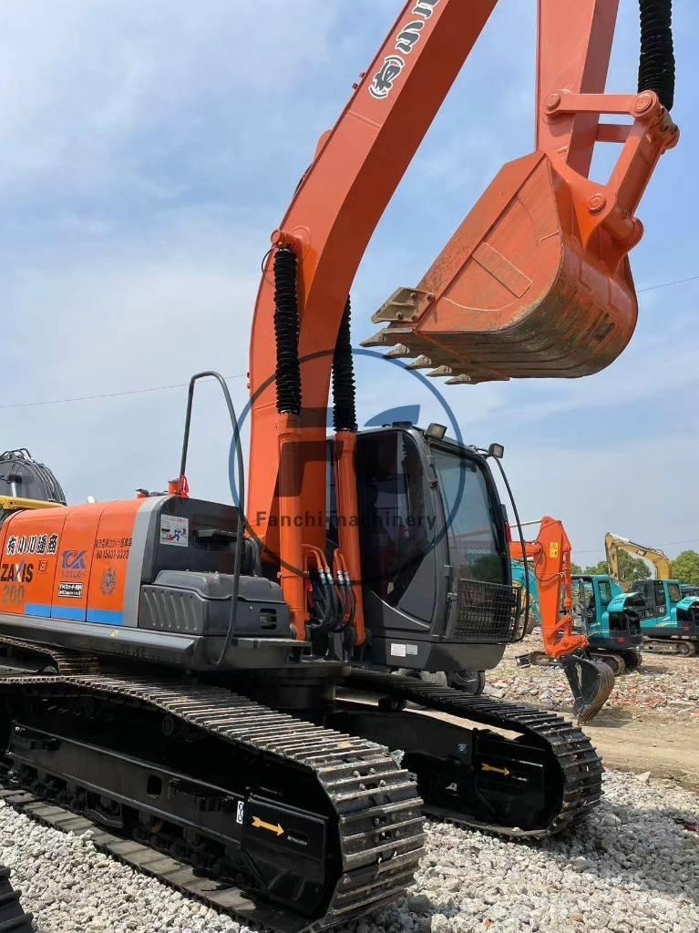 Hitachi ZX 200-3 Roomikekskavaatorid
