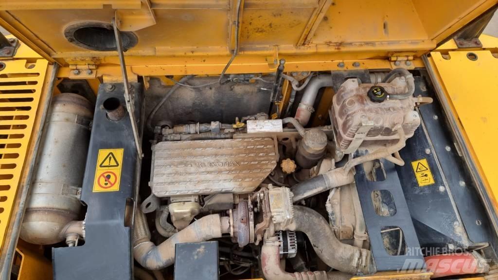 JCB JS 220 LC Roomikekskavaatorid