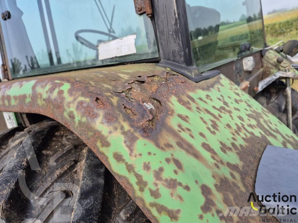 John Deere MFWD Traktorid