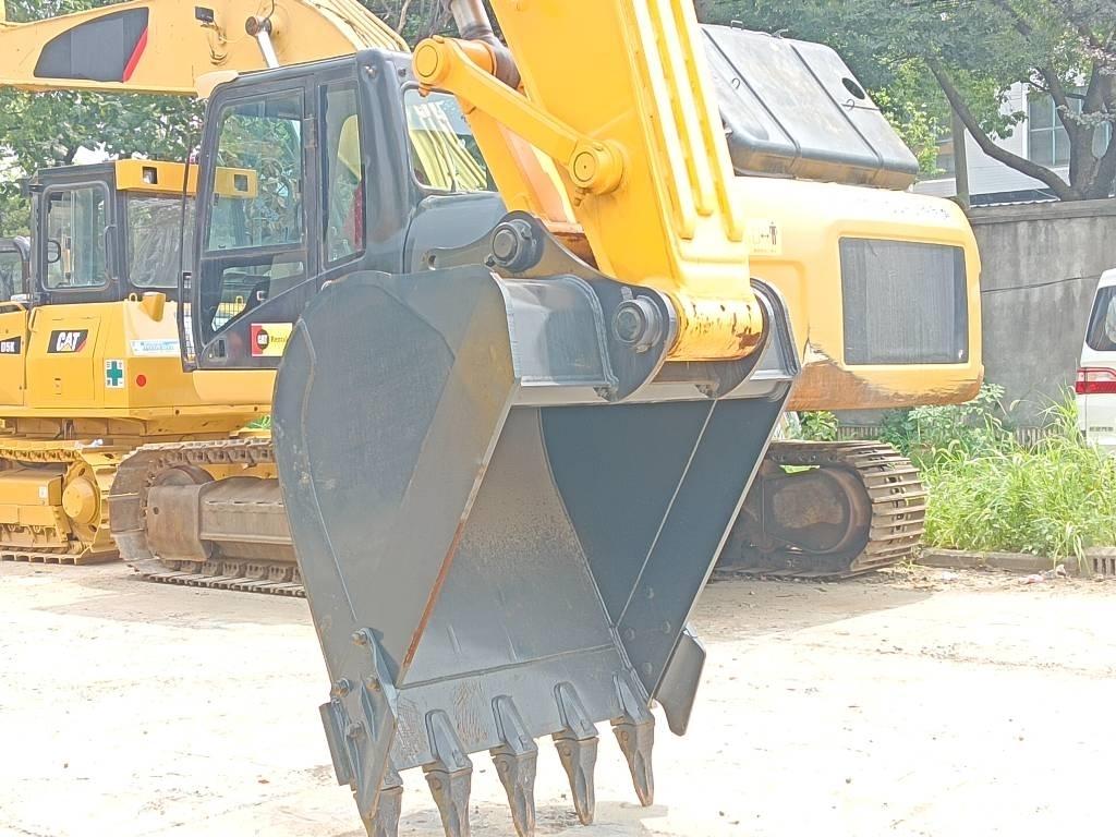Hyundai R220LC-9S Roomikekskavaatorid