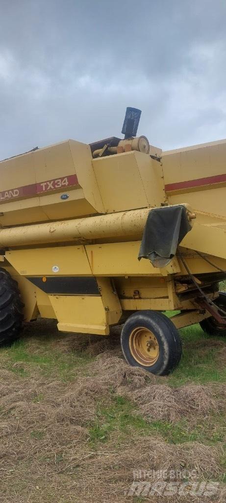 New Holland TX 34 Teraviljakombainid