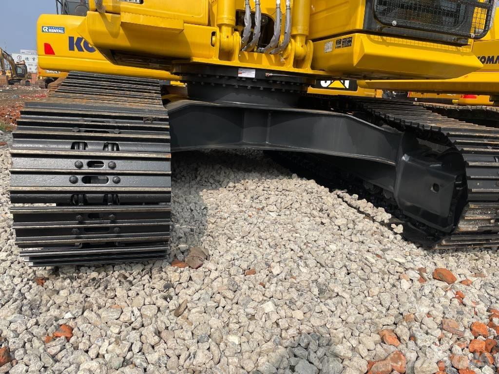 Komatsu PC220 Roomikekskavaatorid