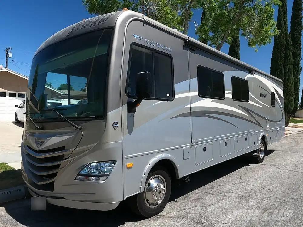 Fleetwood Storm 32V Muu