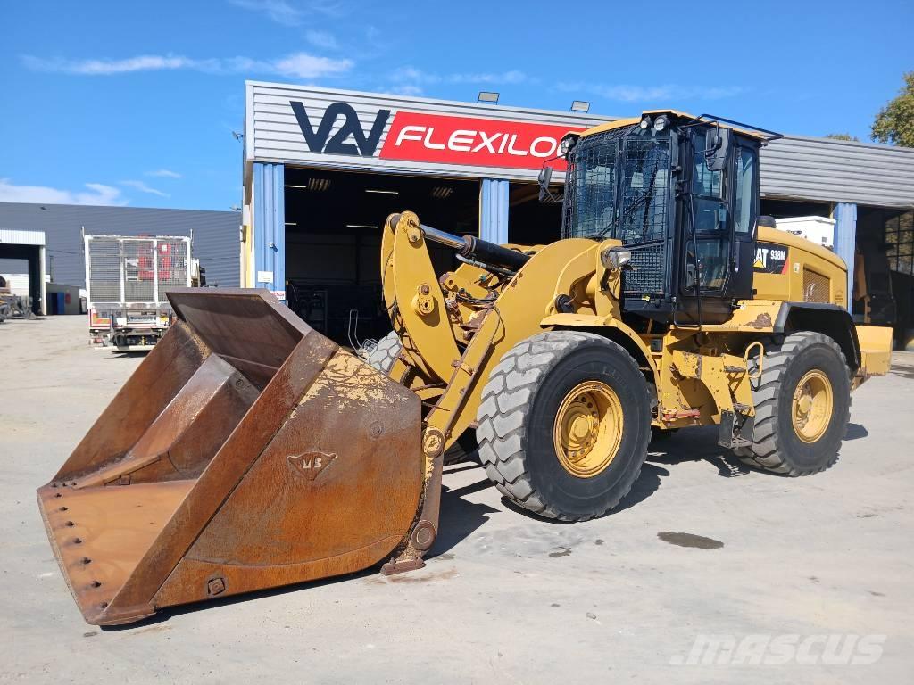 CAT 938 Rataslaadurid