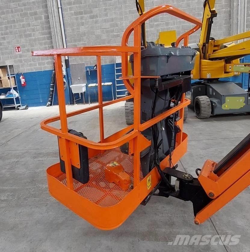 JLG E 450 AJ Iseliikuvad poomtõstukid