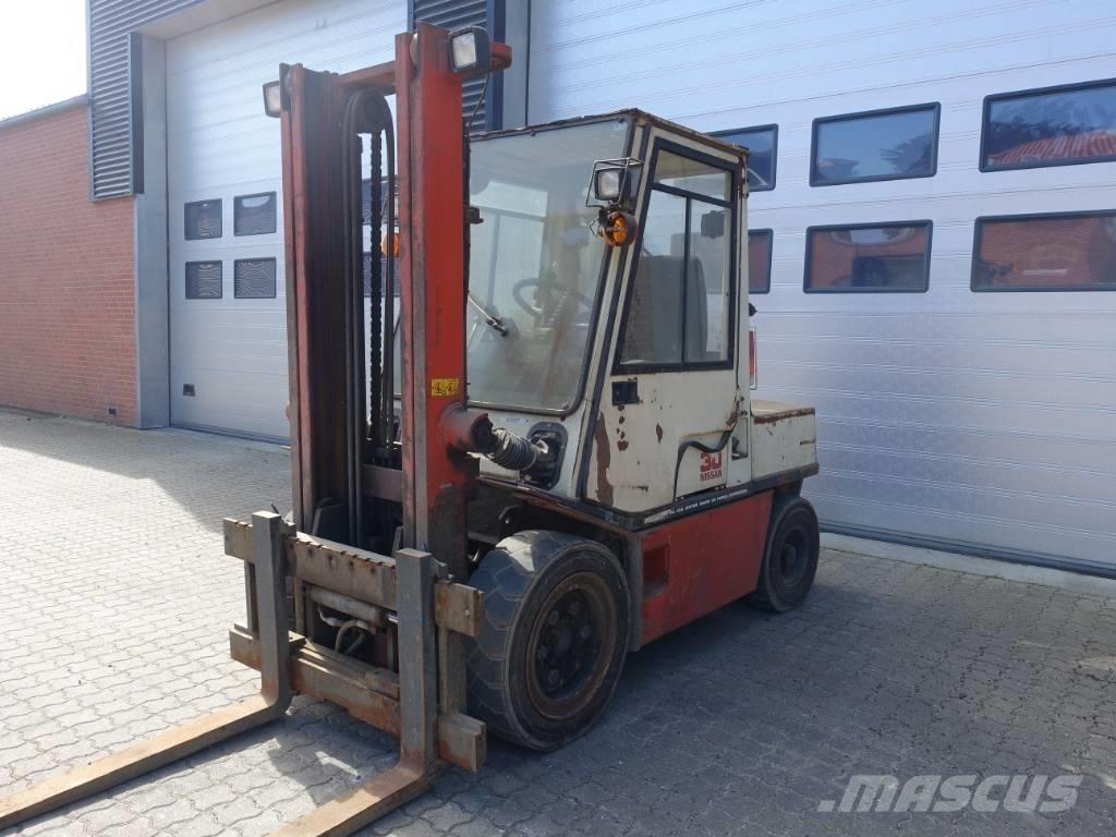 Nissan EGH02 A 30 U Diiseltõstukid