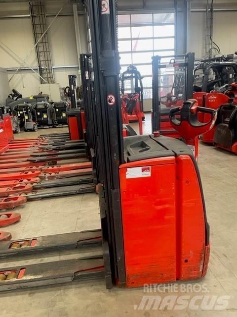 Linde L16 Järelkäidavad virnastajad
