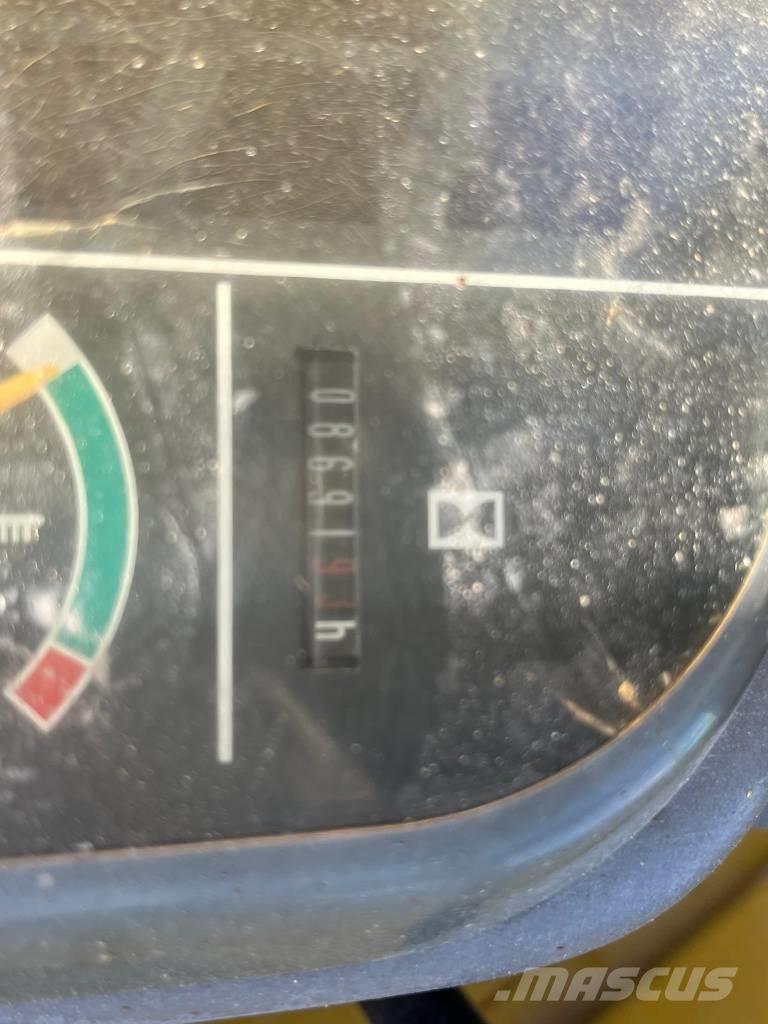 Komatsu PC 27 Miniekskavaatorid < 7 t