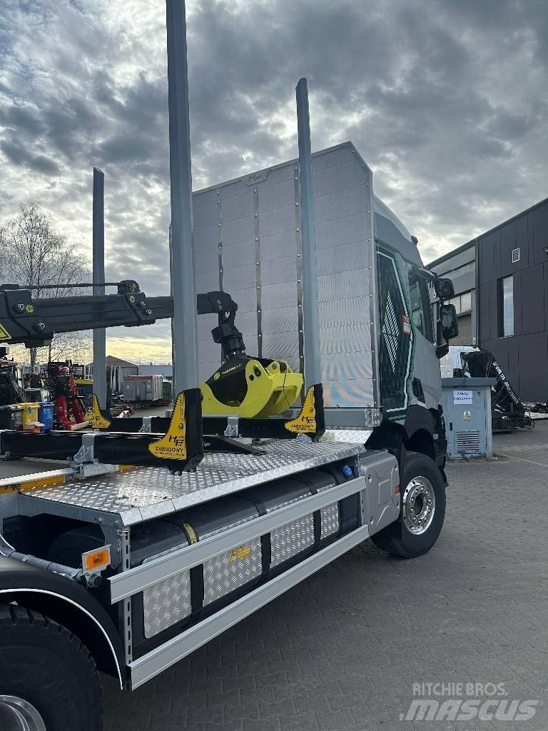 Renault Gama K 520 Metsaveokid