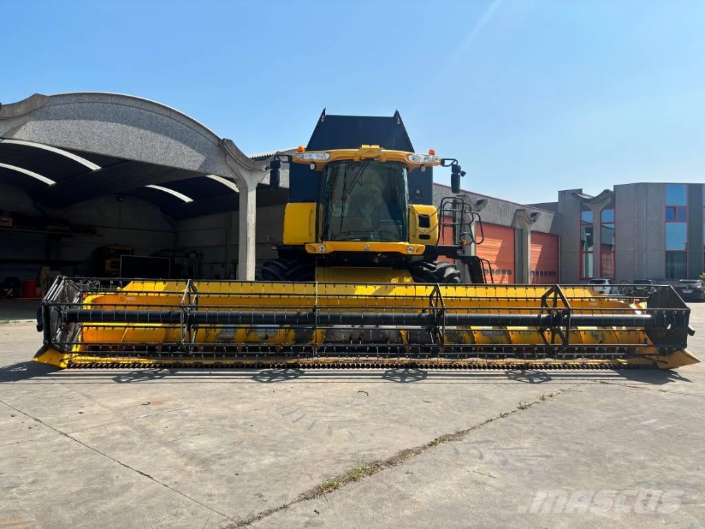 New Holland CR 9090 Teraviljakombainid