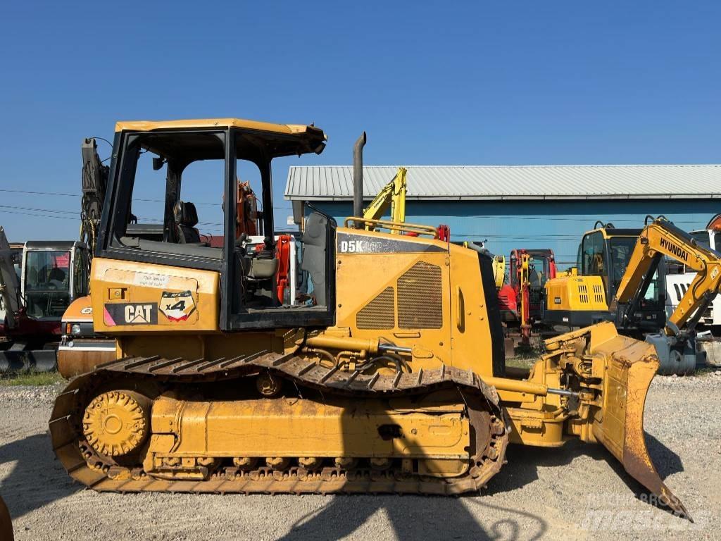 CAT D 5 K LGP Buldooserid