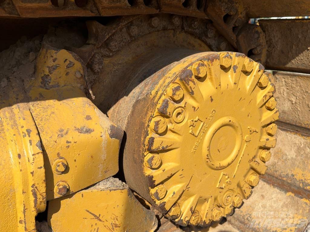 CAT D 5 K LGP Buldooserid