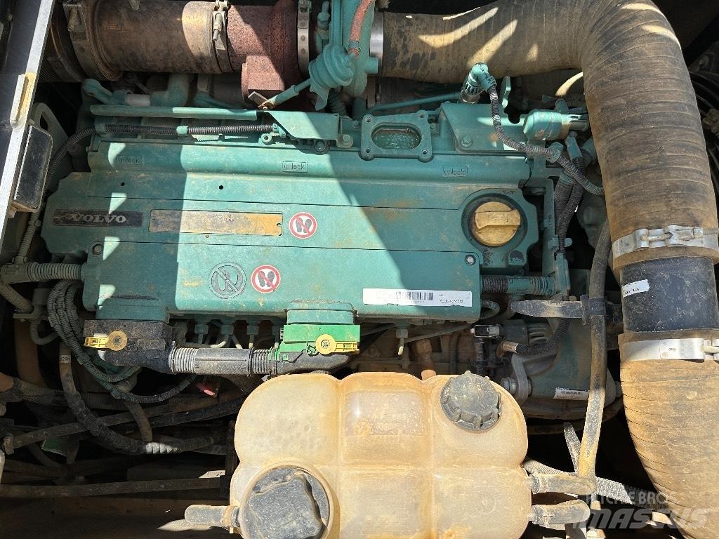 Volvo EC 220 E L Roomikekskavaatorid