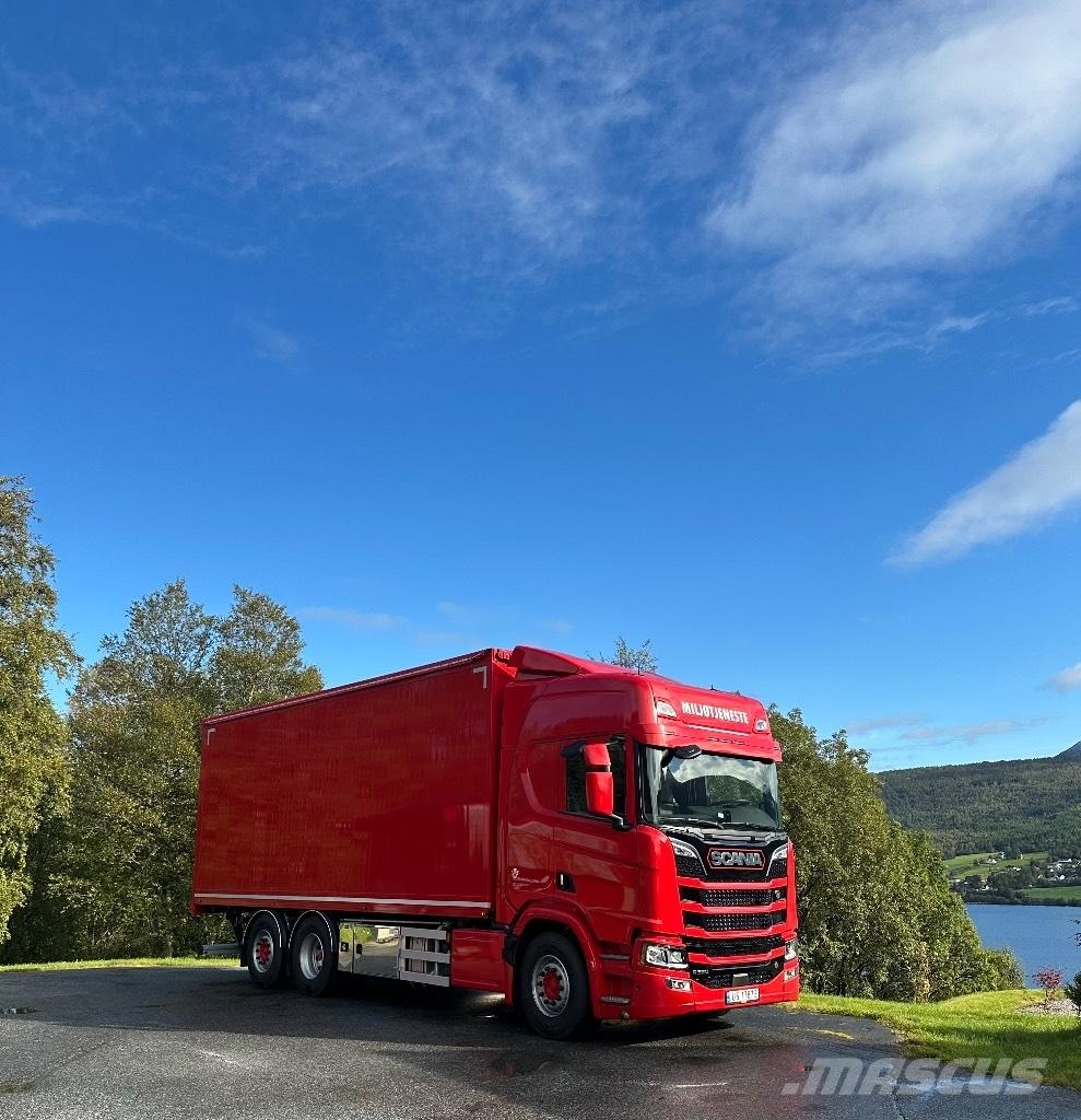 Scania R 590 Hakkeveokid