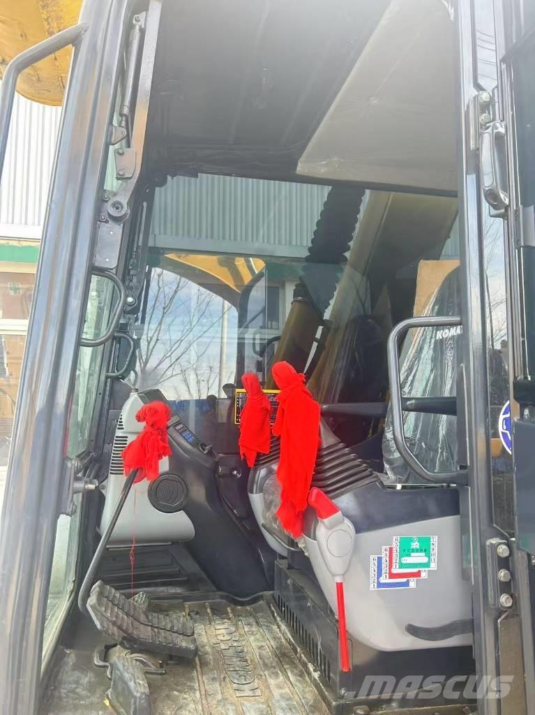 Komatsu PC 70 Roomikekskavaatorid