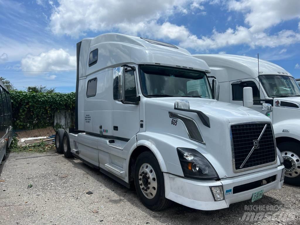 Volvo VNL 780 Sadulveokid