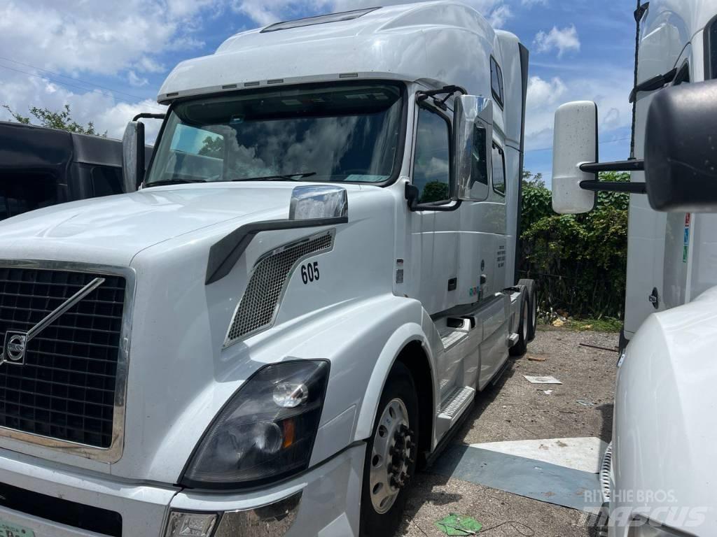 Volvo VNL 780 Sadulveokid