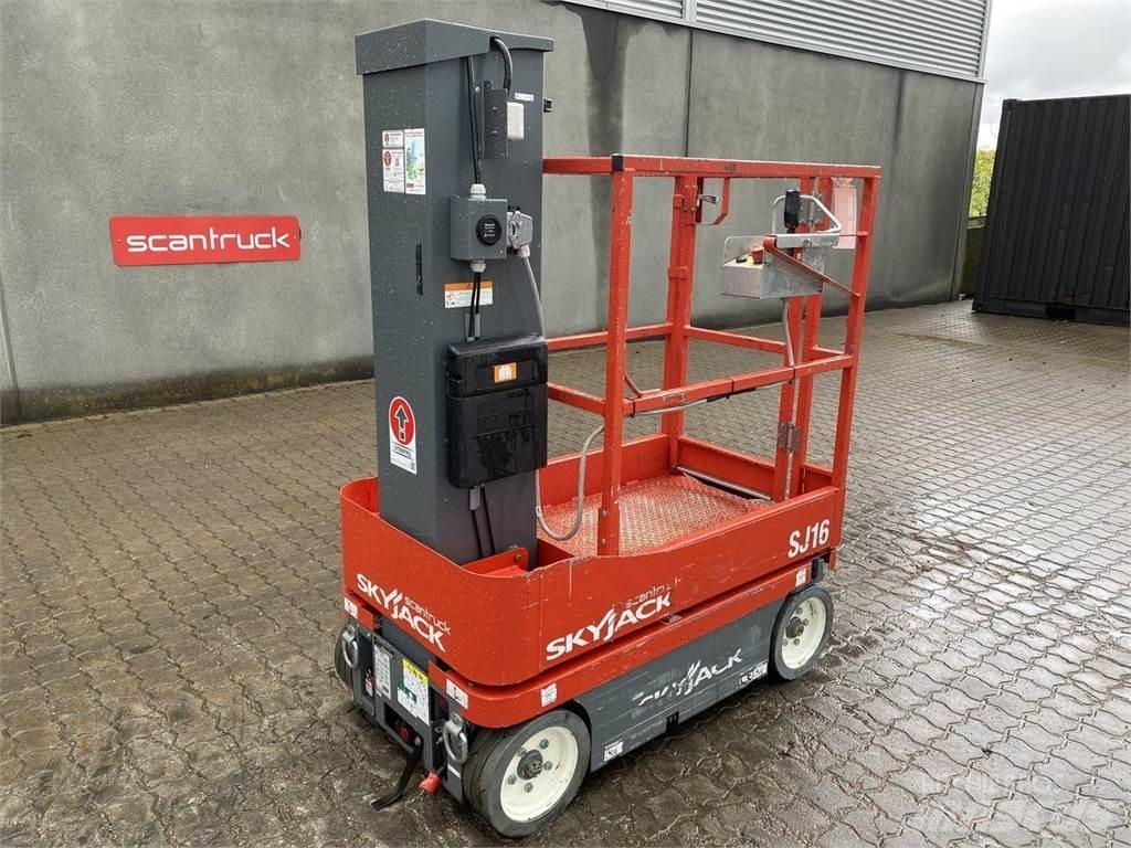SkyJack SJ16 Vertikaalsed mast tõstukid